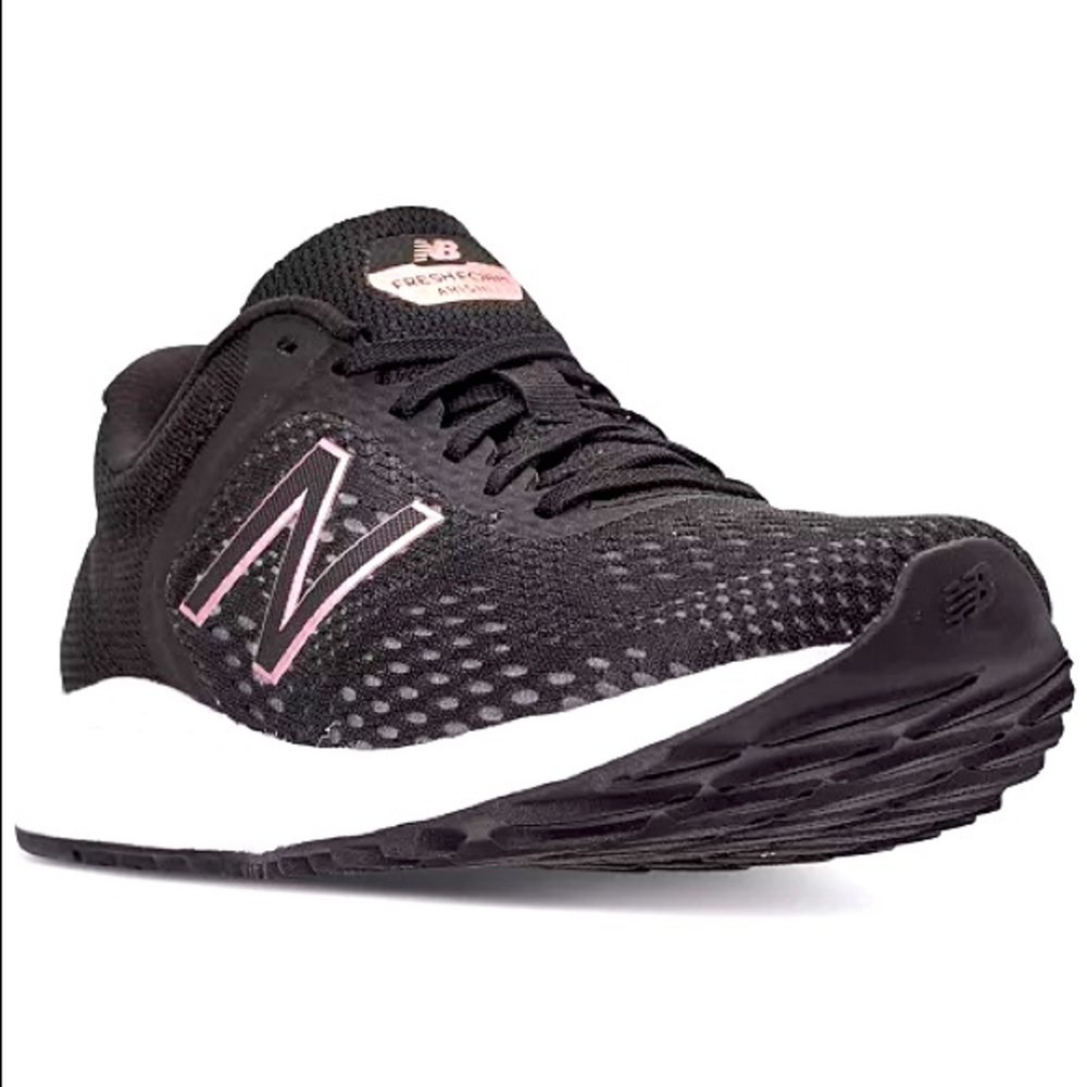 Women’s size 6 New Balance Fresh Foam Arishi shoes
